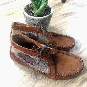 Minnetonka Tribal Moccasins